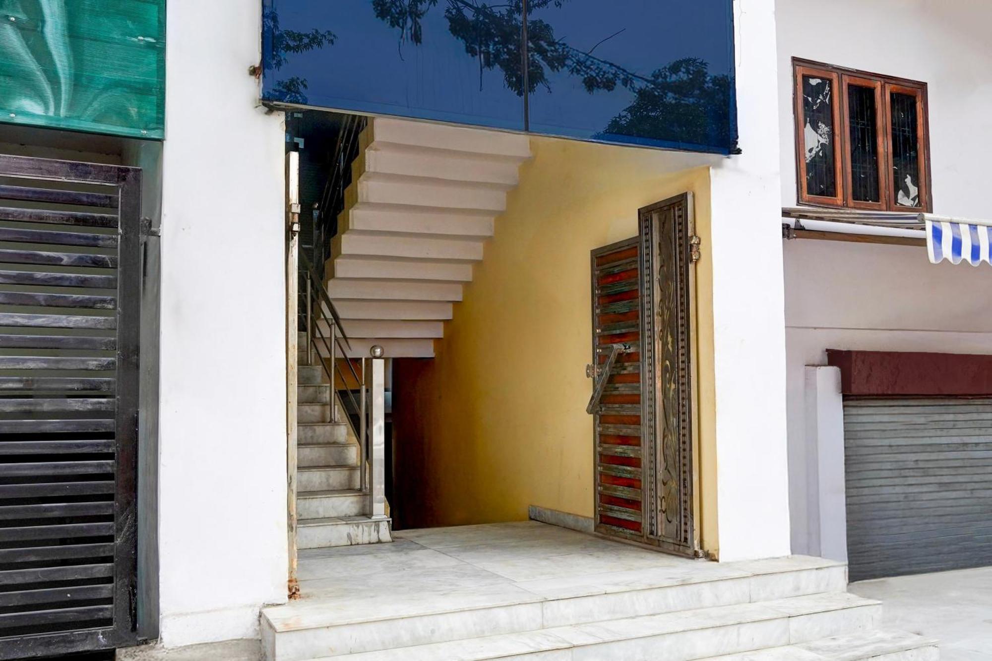 Super Collection O Govind Vihar Matiyari Formerly Saffron Chinhat Exteriör bild